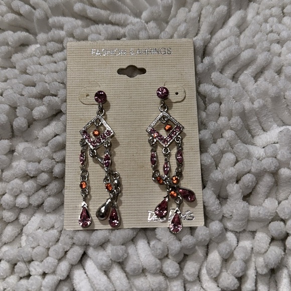 earrings - Picture 3 of 9